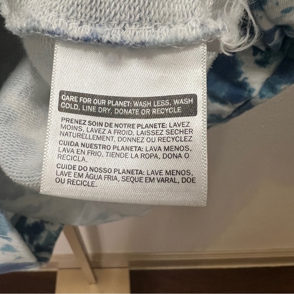 Levi’s Crewneck Tie-dye Oversized Sweatshirt Blue White Pink Medium - Picture 6 of 7